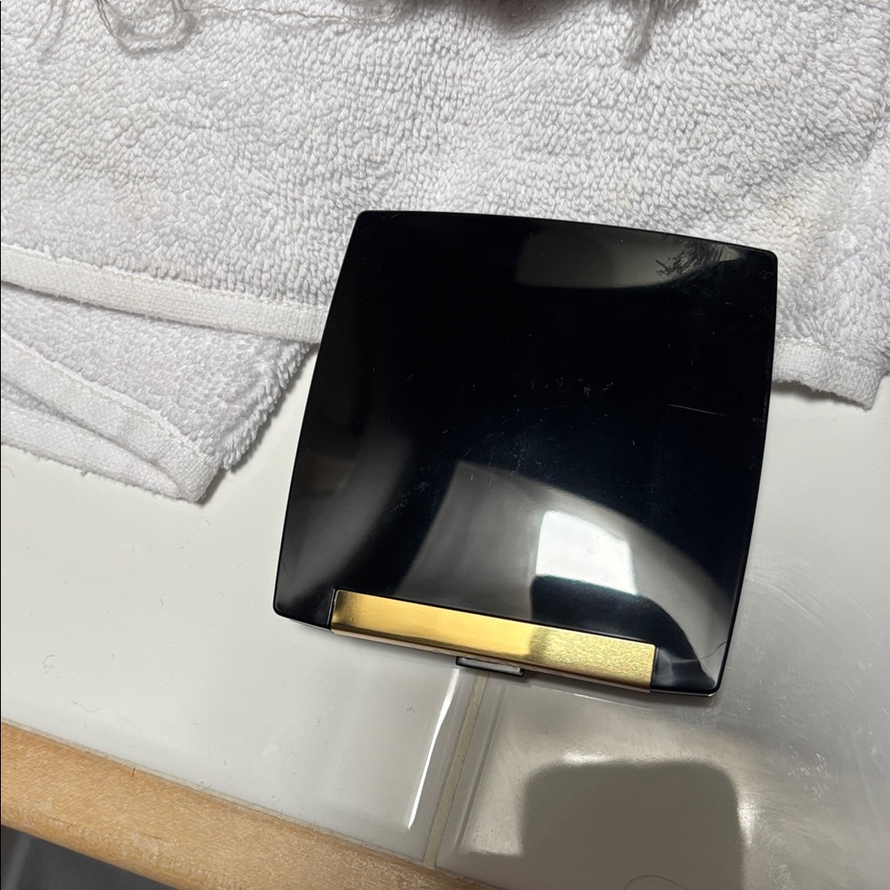Lancome Dual Finish Foundation - For @Carriewade988 - Picture 3 of 4